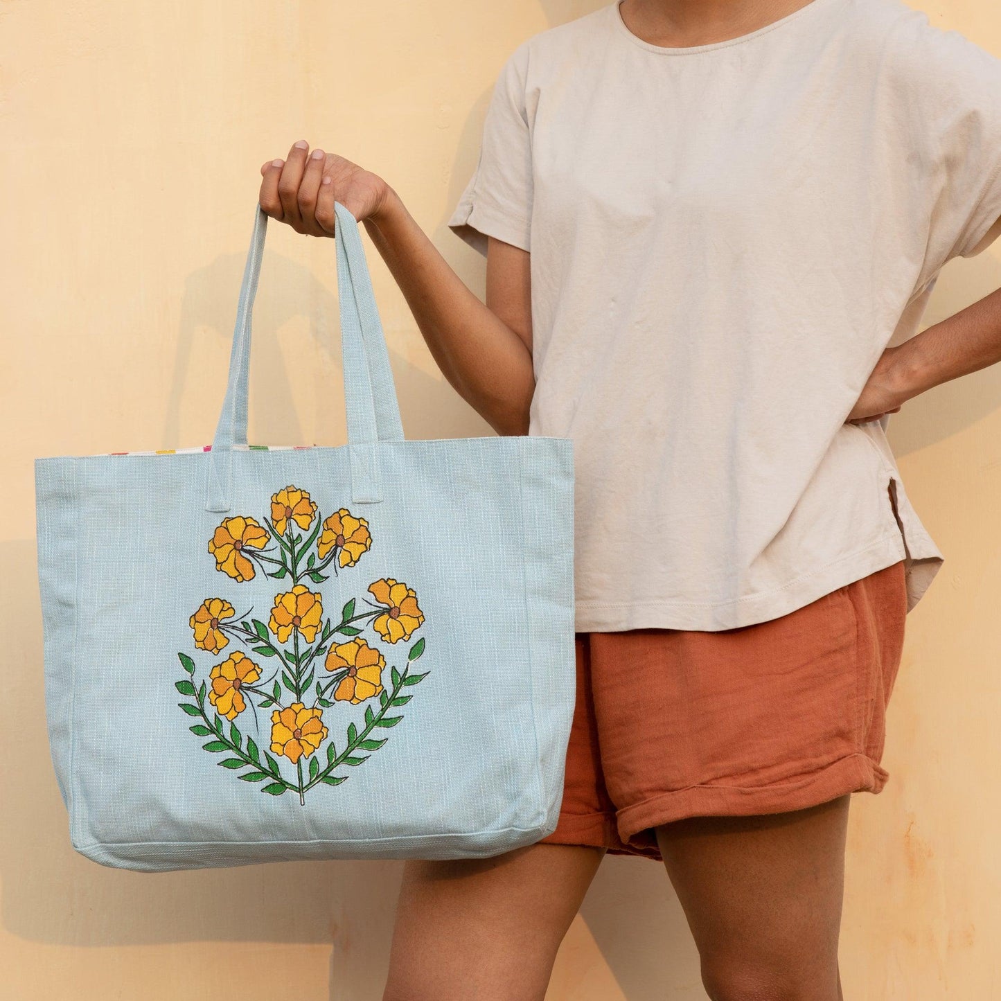 Zareen Beach Tote Bag - Tikauo