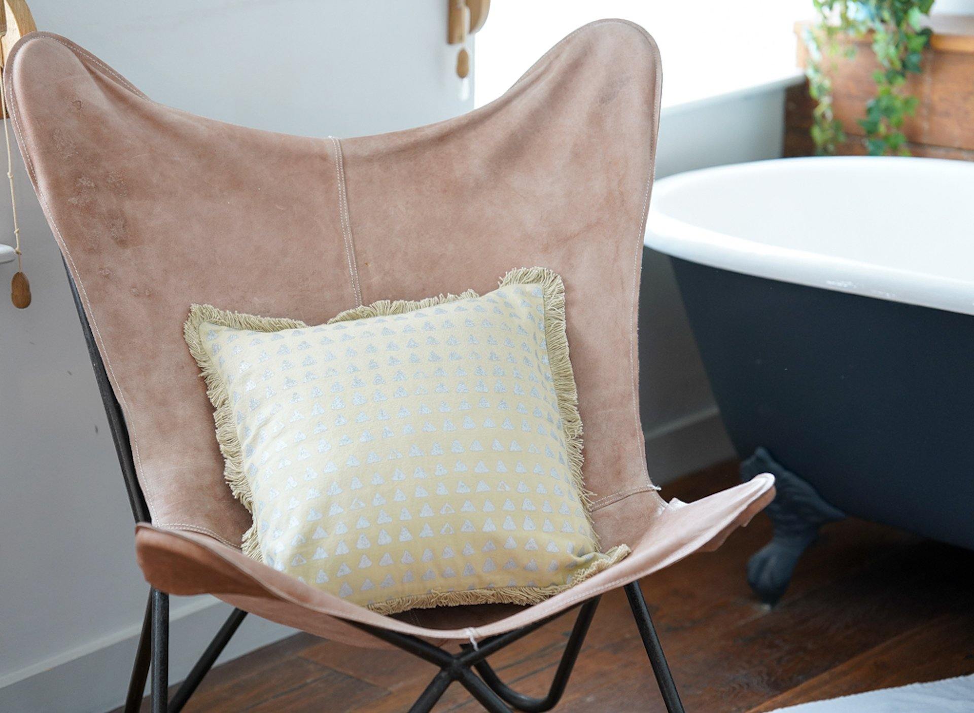 Mirage Triangle Cushion Cover - Tikauo